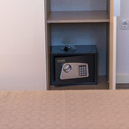New Apartment Near Sea With 3 Bedrooms And 2 Bathrooms プーラ エクステリア 写真