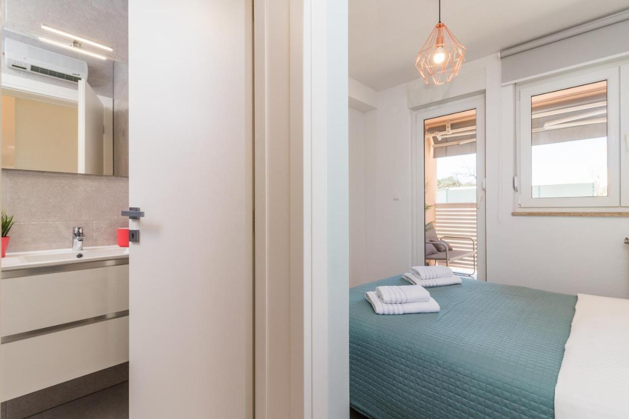 New Apartment Near Sea With 3 Bedrooms And 2 Bathrooms プーラ エクステリア 写真