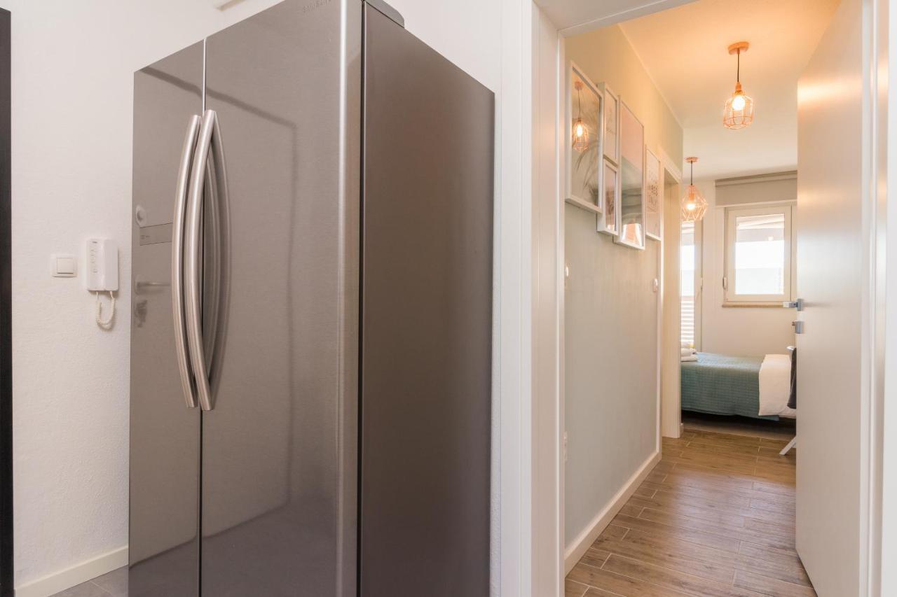 New Apartment Near Sea With 3 Bedrooms And 2 Bathrooms プーラ エクステリア 写真