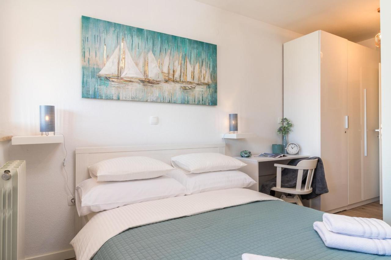 New Apartment Near Sea With 3 Bedrooms And 2 Bathrooms プーラ エクステリア 写真