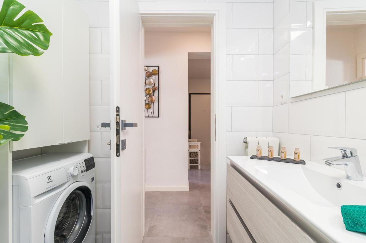 New Apartment Near Sea With 3 Bedrooms And 2 Bathrooms プーラ エクステリア 写真