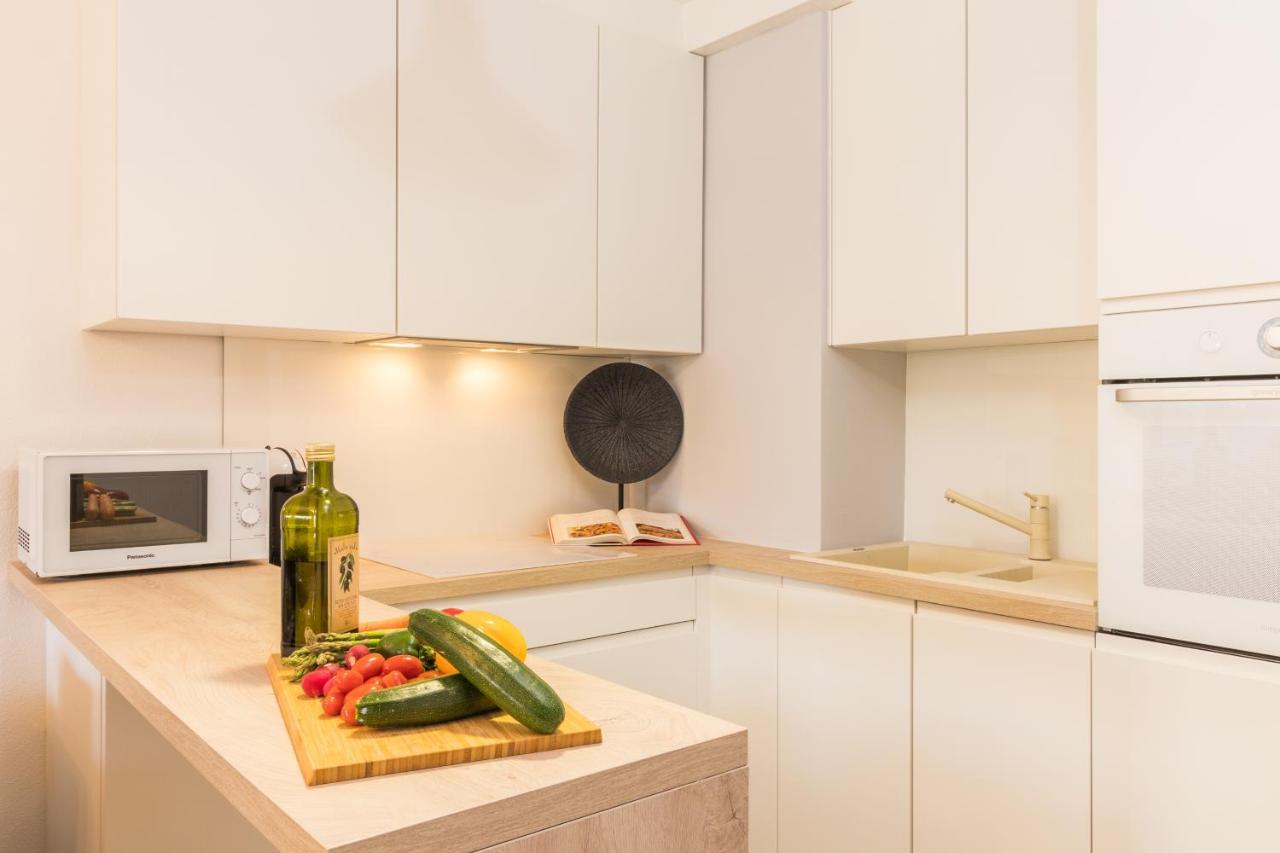 New Apartment Near Sea With 3 Bedrooms And 2 Bathrooms プーラ エクステリア 写真