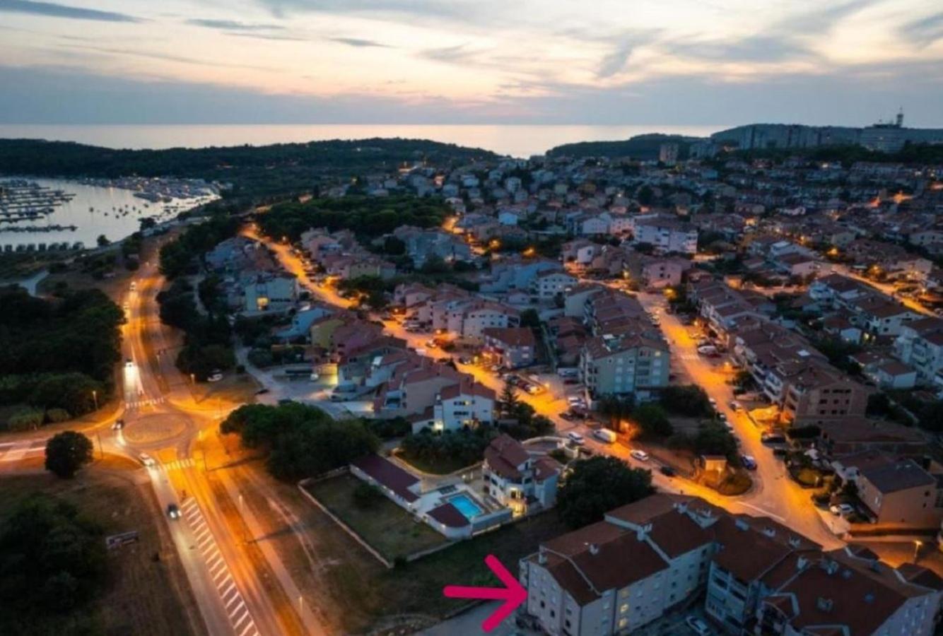 New Apartment Near Sea With 3 Bedrooms And 2 Bathrooms プーラ エクステリア 写真